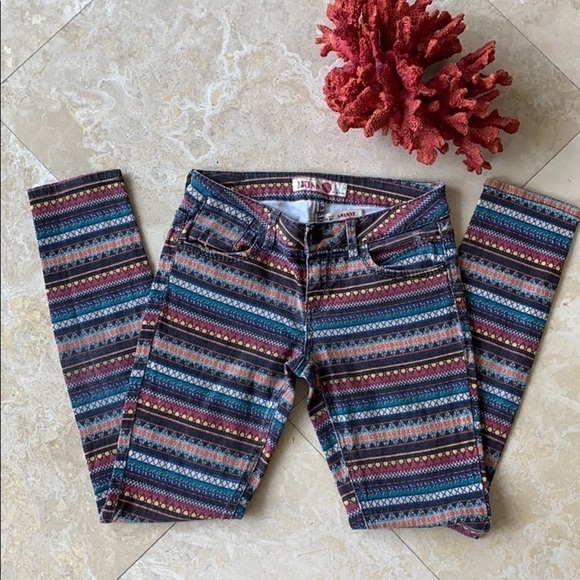 3 for $12 💖 HP 💖  Tribal Print Skinny Jeans - Picture 1 of 9